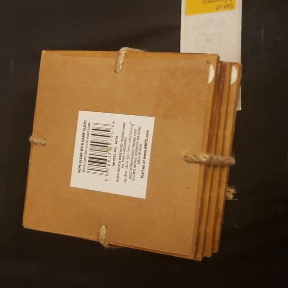 The Boston Warehouse Set of 4 Square Honeysuckle Homestead Resin & Wood Coasters - Picture 14 of 15